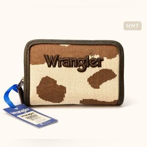 NWT Wrangler cow print zip-around card holder wallet 🤎🐄